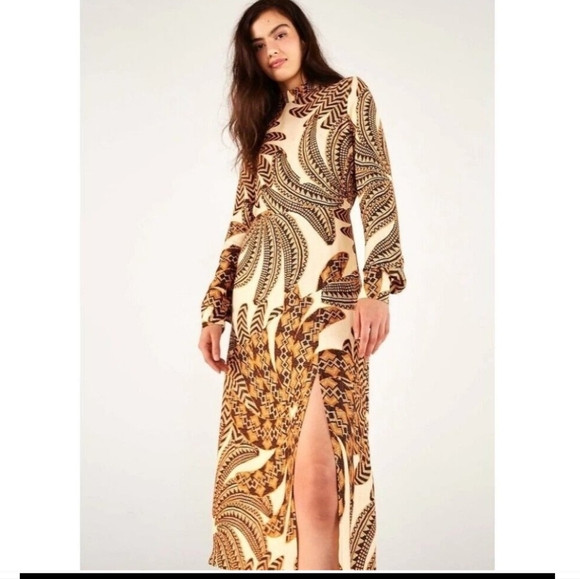 FARM Rio Dresses & Skirts - Farm Rio Midi Dress L Bodycon Long Sleeve Tropical Sand Yawanawa Vanahu